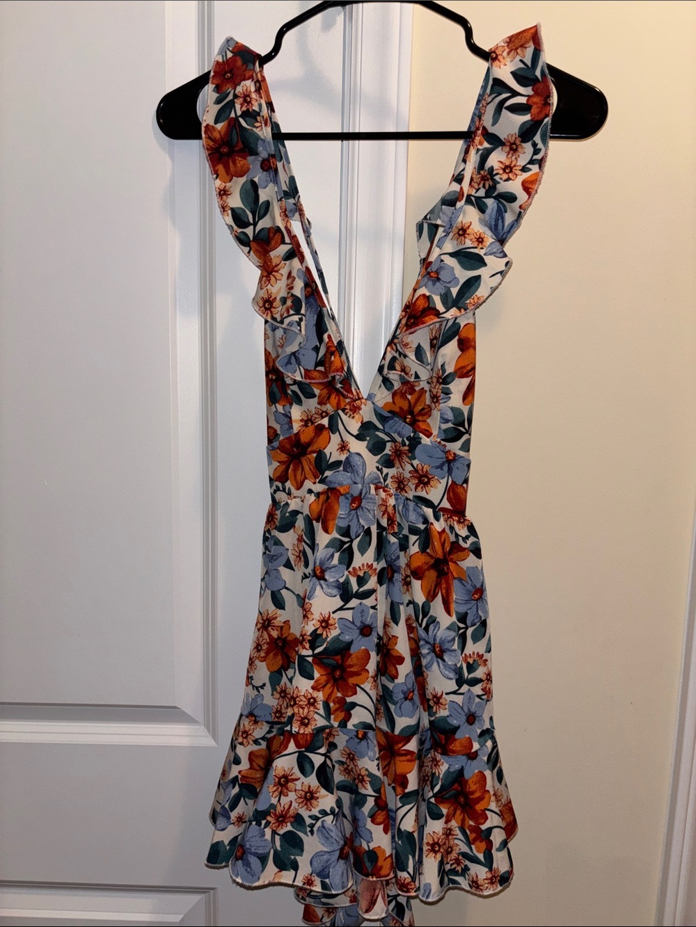 Floral V-Neck Ruffle Rimper in Multi-Color - Picture 3 of 4